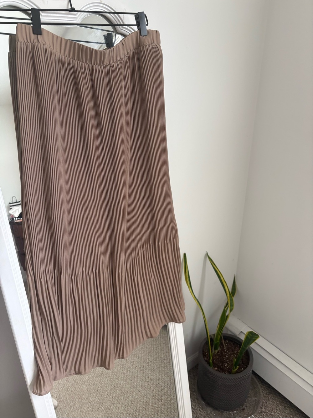 Pleione Taupe Pleated Midi Skirt
